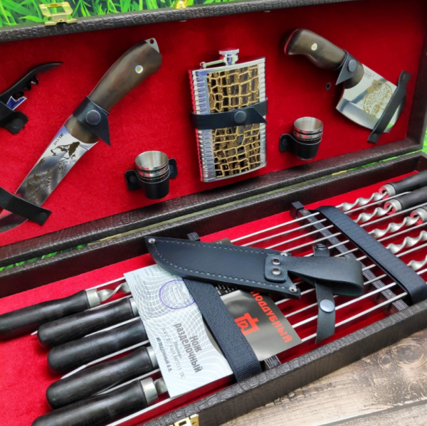 Набор для шашлыка и гриля в чемодане Царский №11 Гранд Кизляр России, 20 предметов